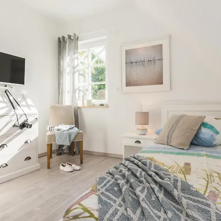 Ostseehaus Seegras Mit Kamin Prerow